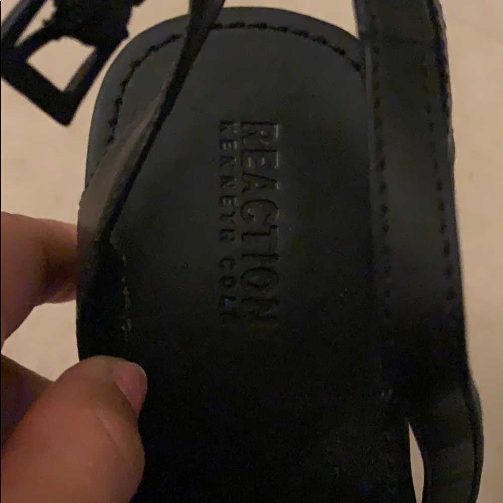 Shoes - Picture 4 of 4